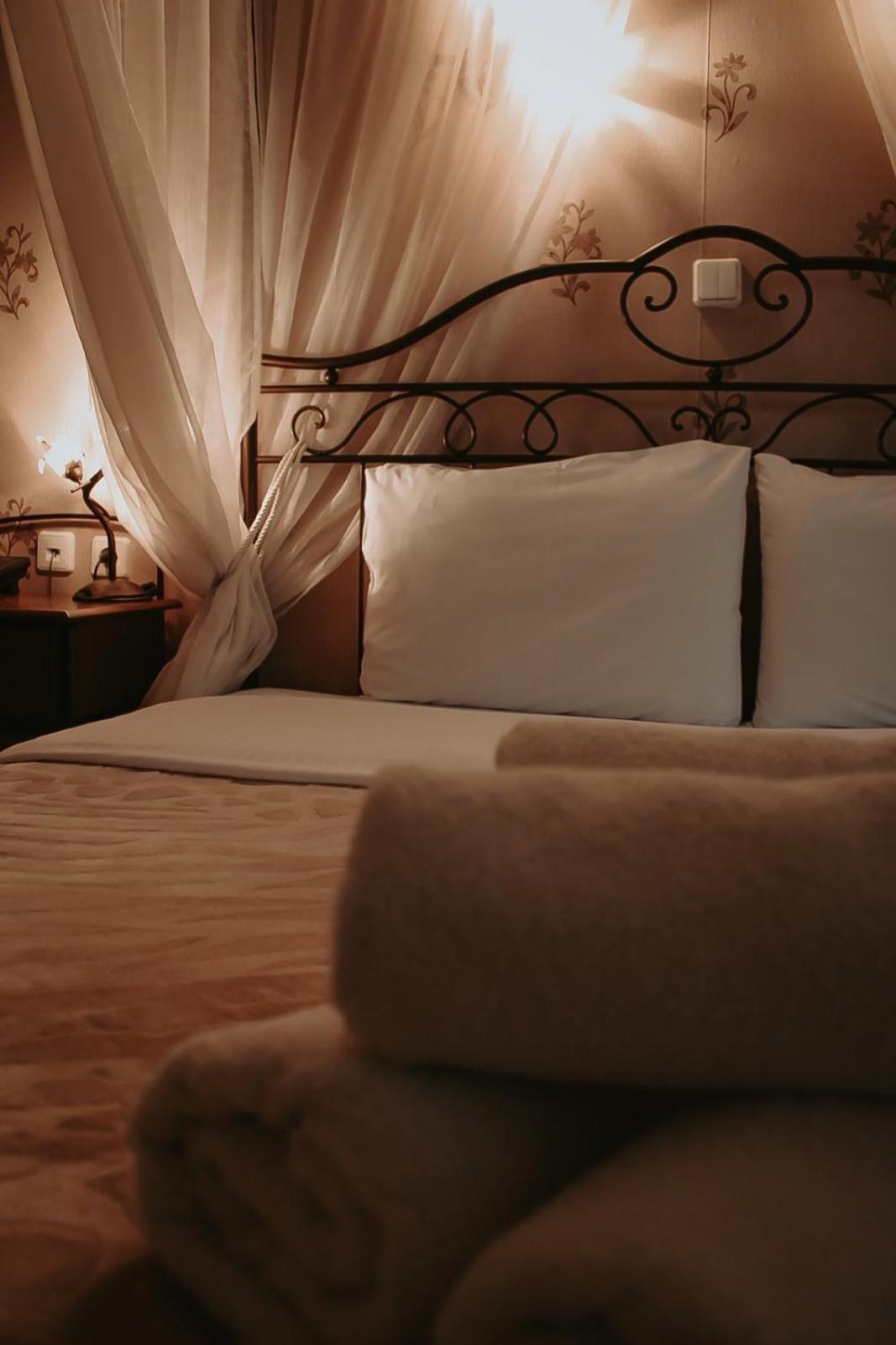 Enastron Hotel Като-Лутраки Экстерьер фото